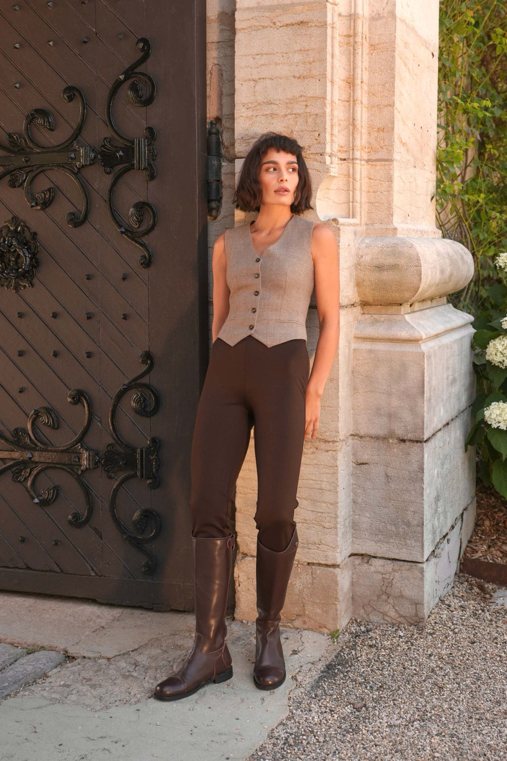 Leo Sleeveless Vest