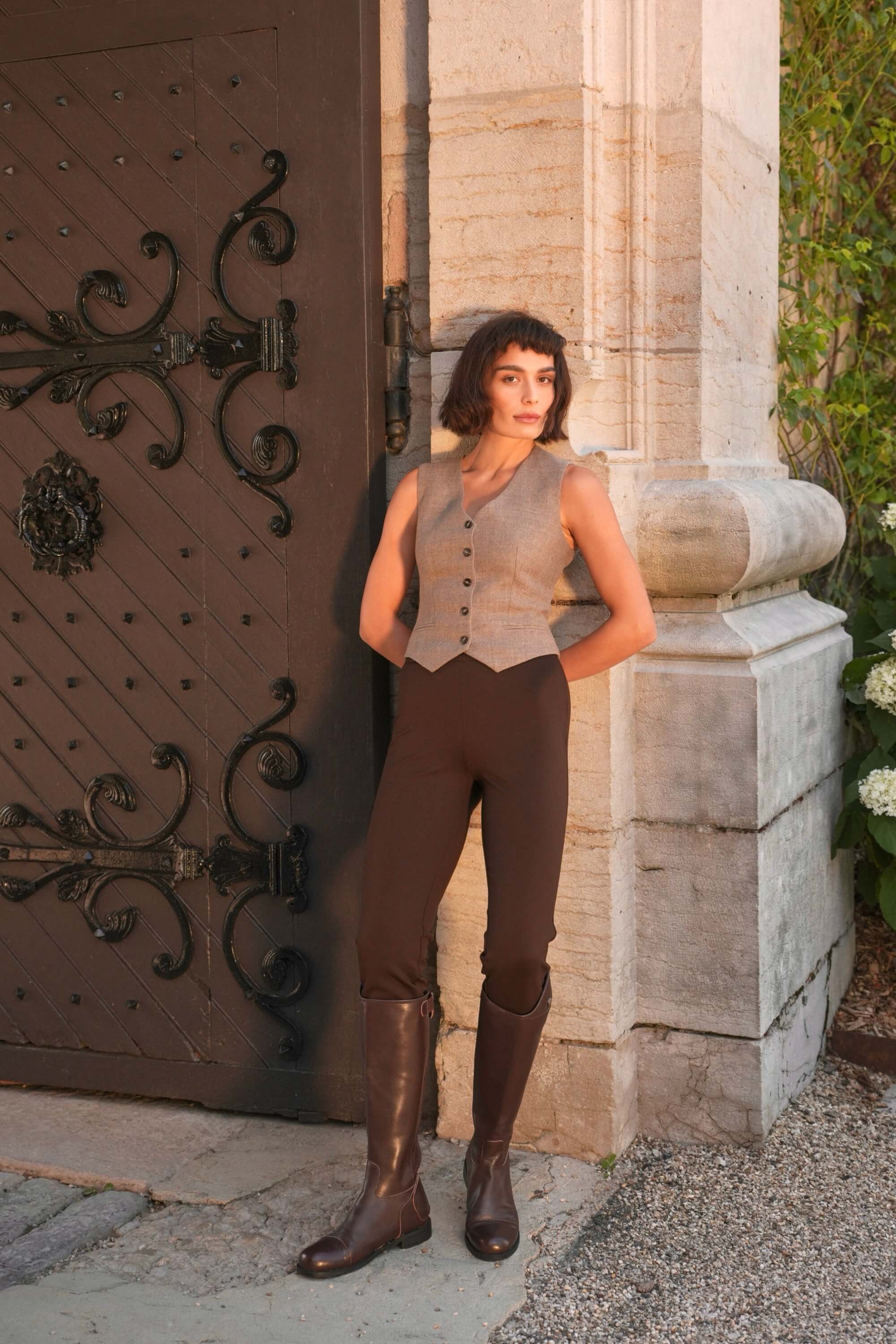 Leo Sleeveless Vest