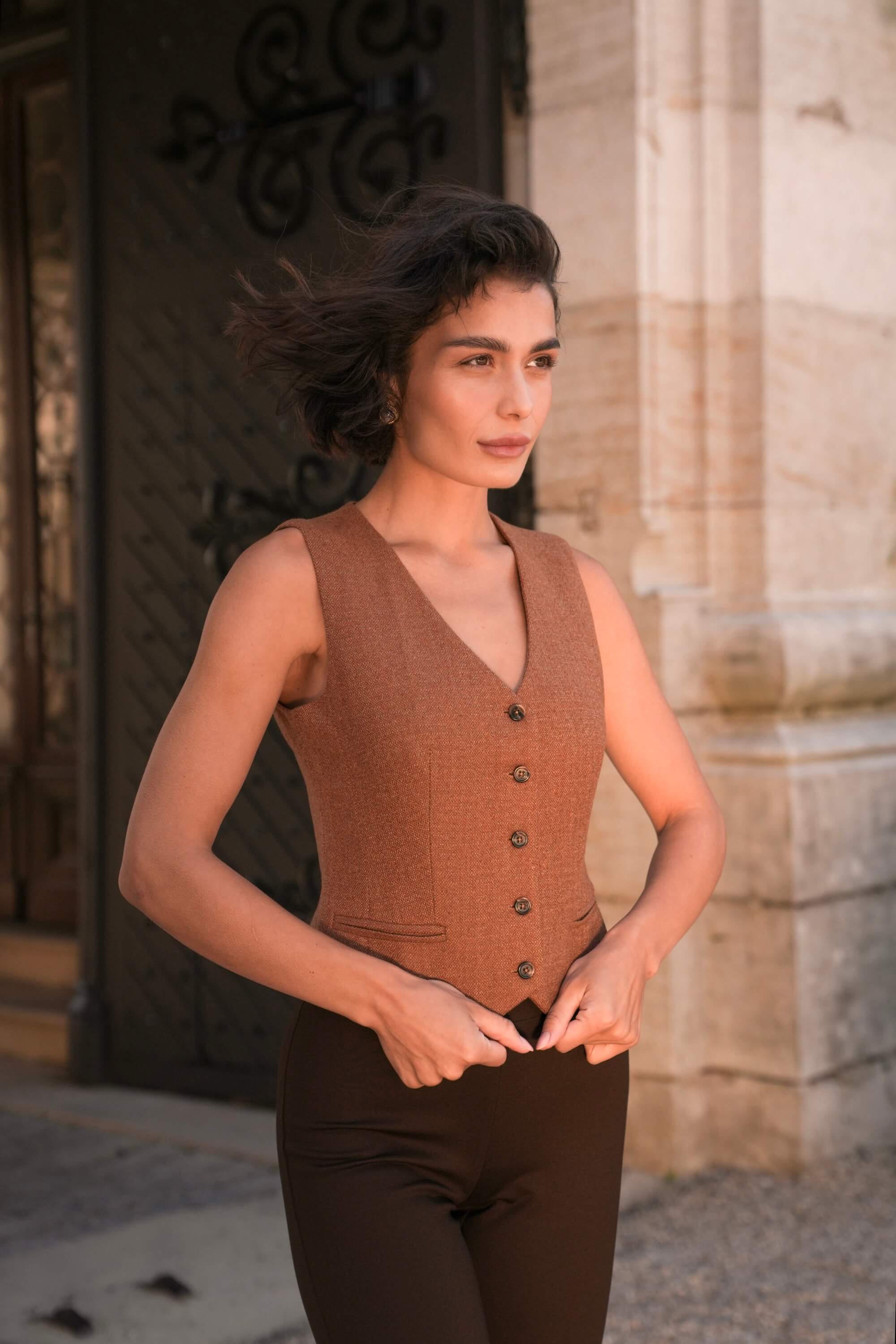 Leo Sleeveless Vest